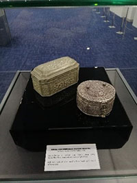 Bekas Penyimpanan Hiasan Wanita