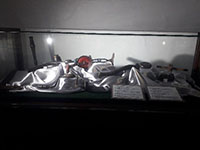 Peralatan Mengukur dan Menebuk Tradisional